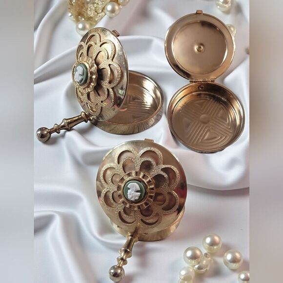 Antique Goldtone Personal Portable ASHTRAY - Picture 2 of 2